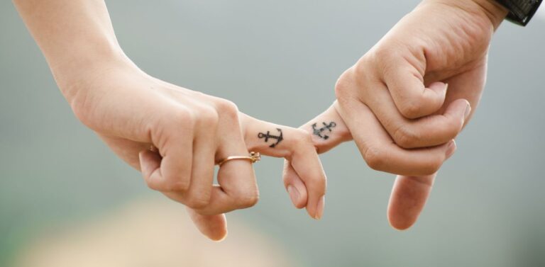 Express your love with beautiful couple keychains