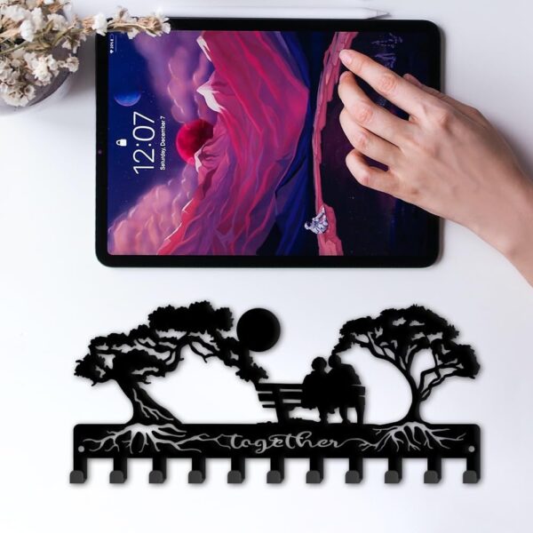 SUPERDANT Tree & Lovers Wall Key Holder – 11-Hook Black Metal Key Rack for Entryway/Home